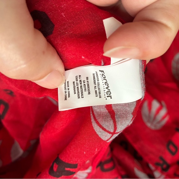 Red Toronto Raptors Basketball Infinity Scarf - Picture 6 of 6